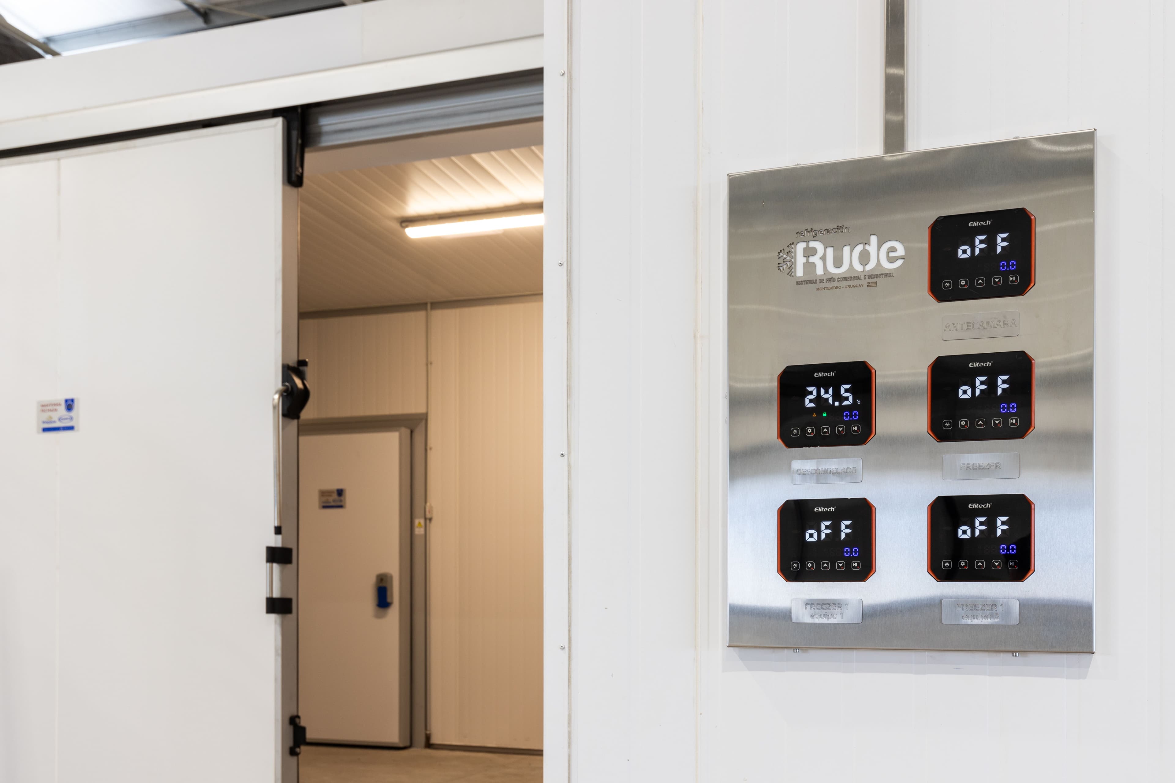 Central temperature control system with monitoring displays